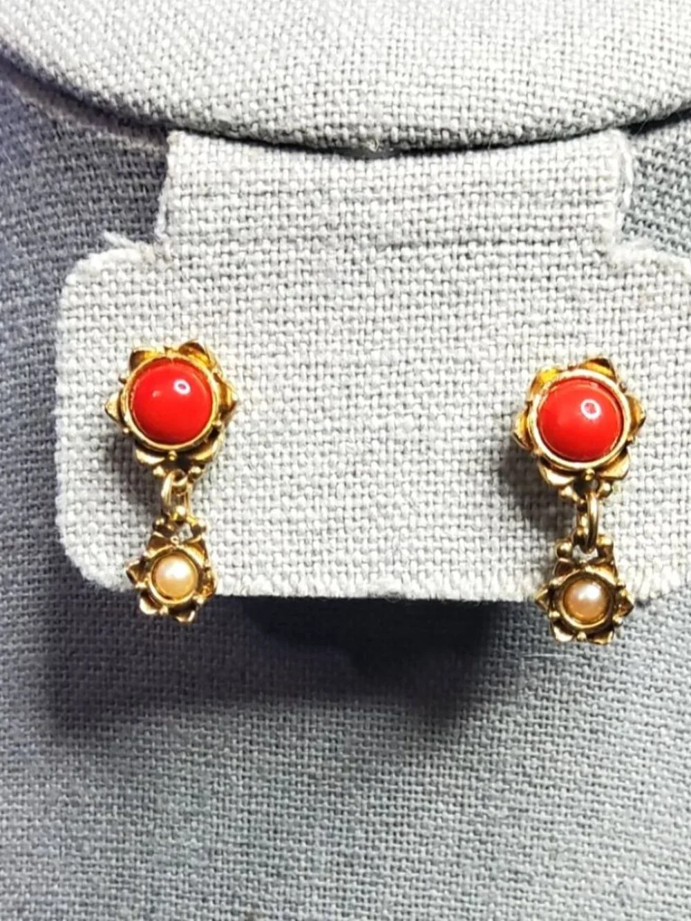 vintage eb/e. bastheim Co. gold tone red stone and seed pearl push back earrings